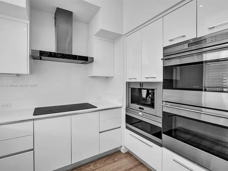 9501 Collins Ave #1 — Photo 24