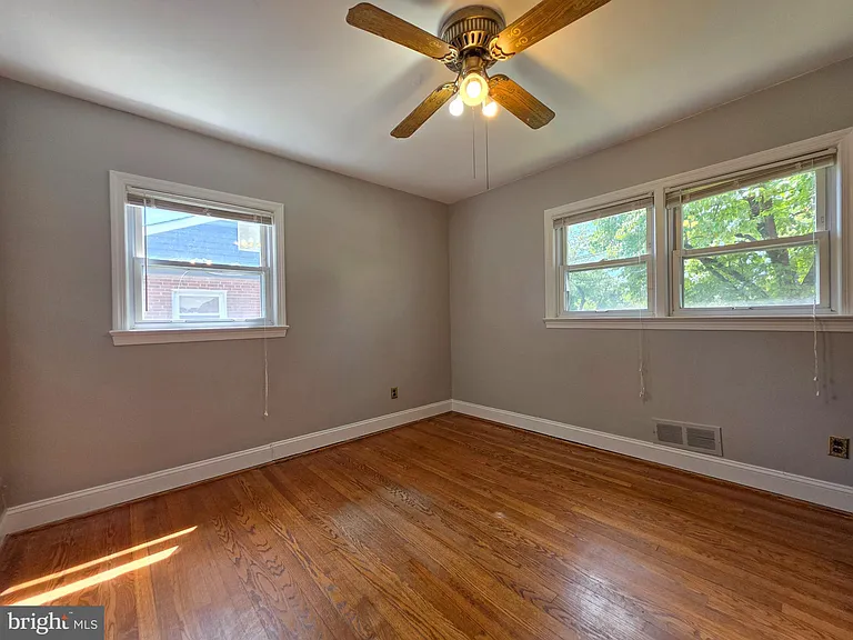5921 Arlington Blvd — Photo 20