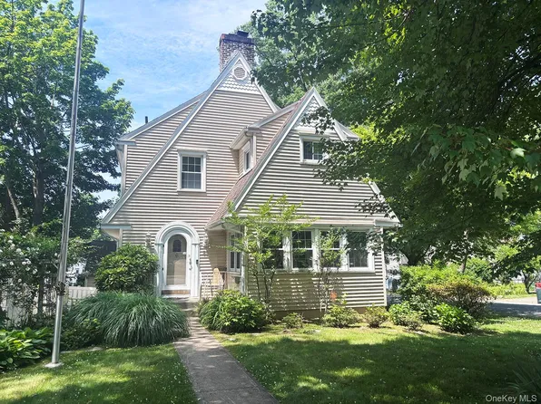 53 Ogden Ave, White Plains, NY 10605