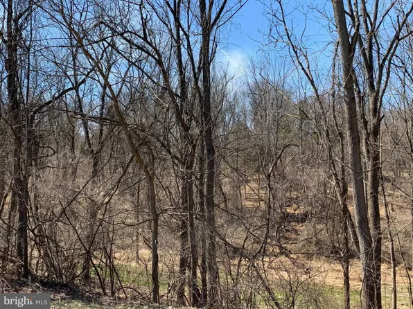 856 Center Rd, Leesport, PA 19533