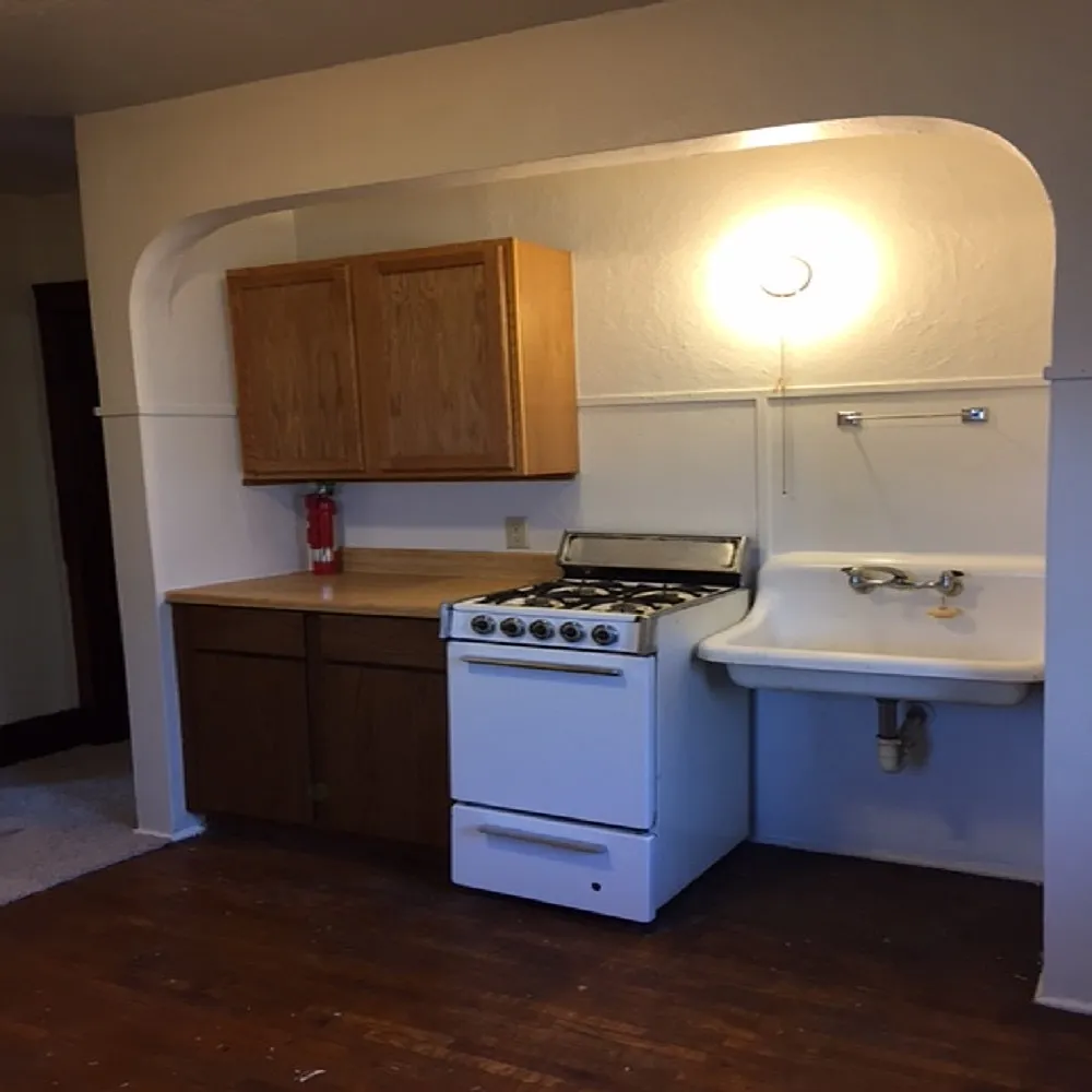 Studio, $595 — Photo 2