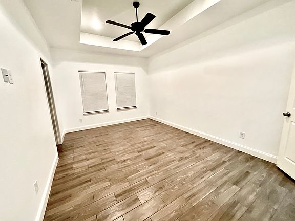 3rd image of 4903 Henry St