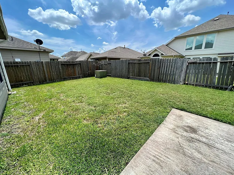 10831 Woodwind Shadows Dr — Photo 30