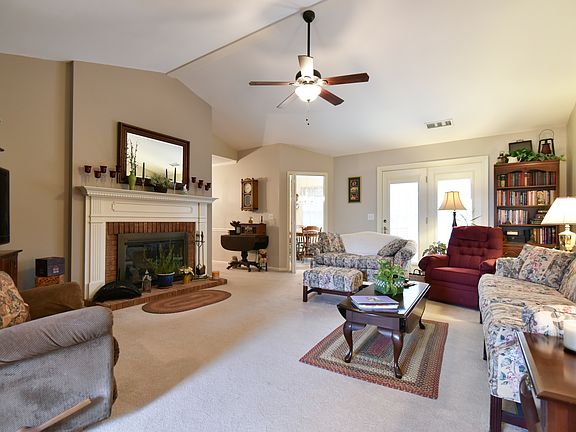 4th image of 4602 Jamesville Dr
