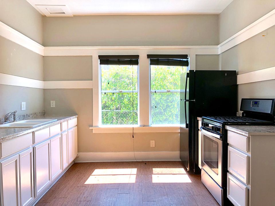1st image of 2617 Jeffries Ave APT 4
