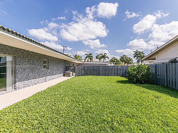 3rd image of 205 SE 2nd Ave #207