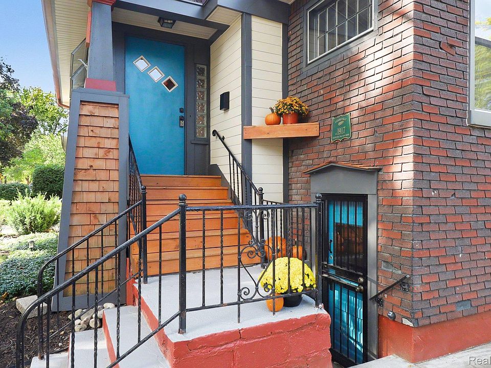 374 Pearson St, photo 3