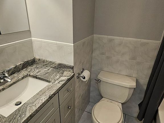 5th image of 266 Trowbridge Rd