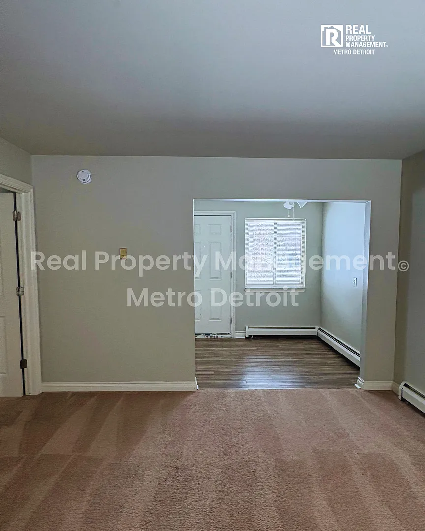 36247 Hathaway St — Photo 4
