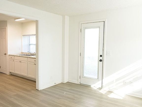 3rd image of 100 James St APT A