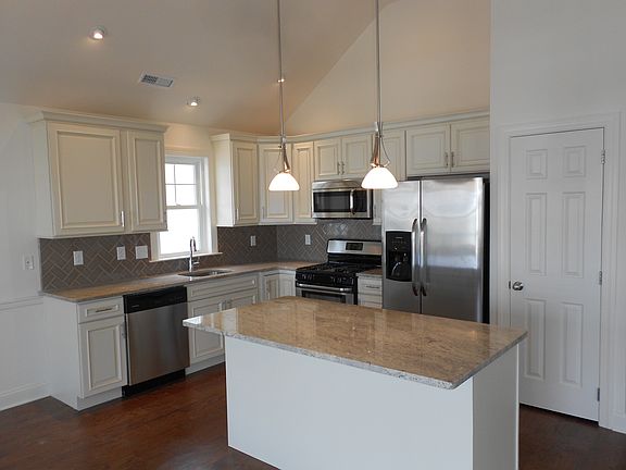 3rd image of 5624 Asbury Ave #26