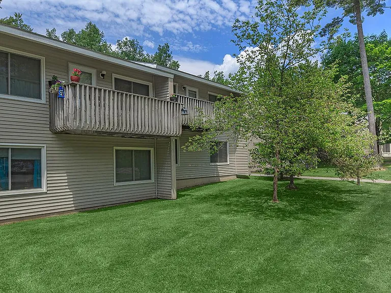 50 Pembroke Dr — Photo 11