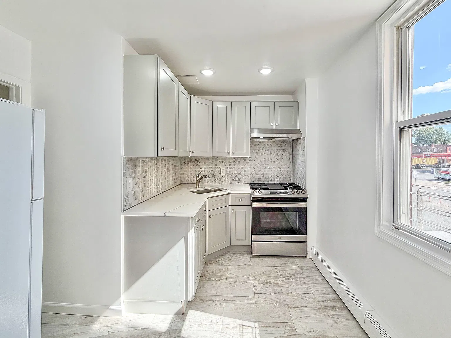 190 Clinton Ave — Photo 2