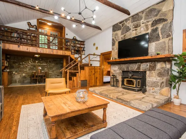 320 W Huckleberry Rd #Id1597166p, Hendersonville, NC 28792