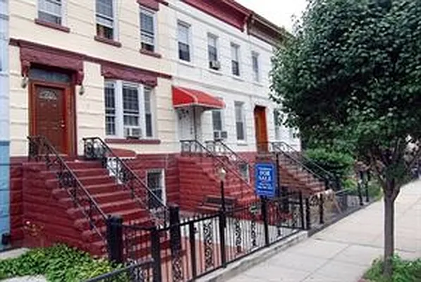 Sold by Douglas Elliman | media 15