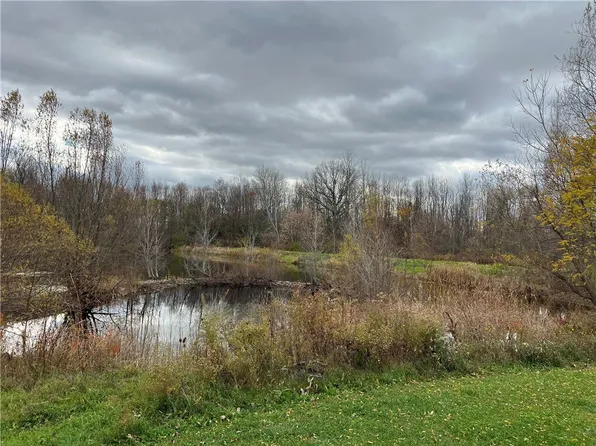 Fraser Way #6, Farmington, NY 14425