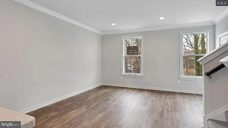 4 bed, 3.5 bath, 2000 sqft, $3,300 — Photo 2