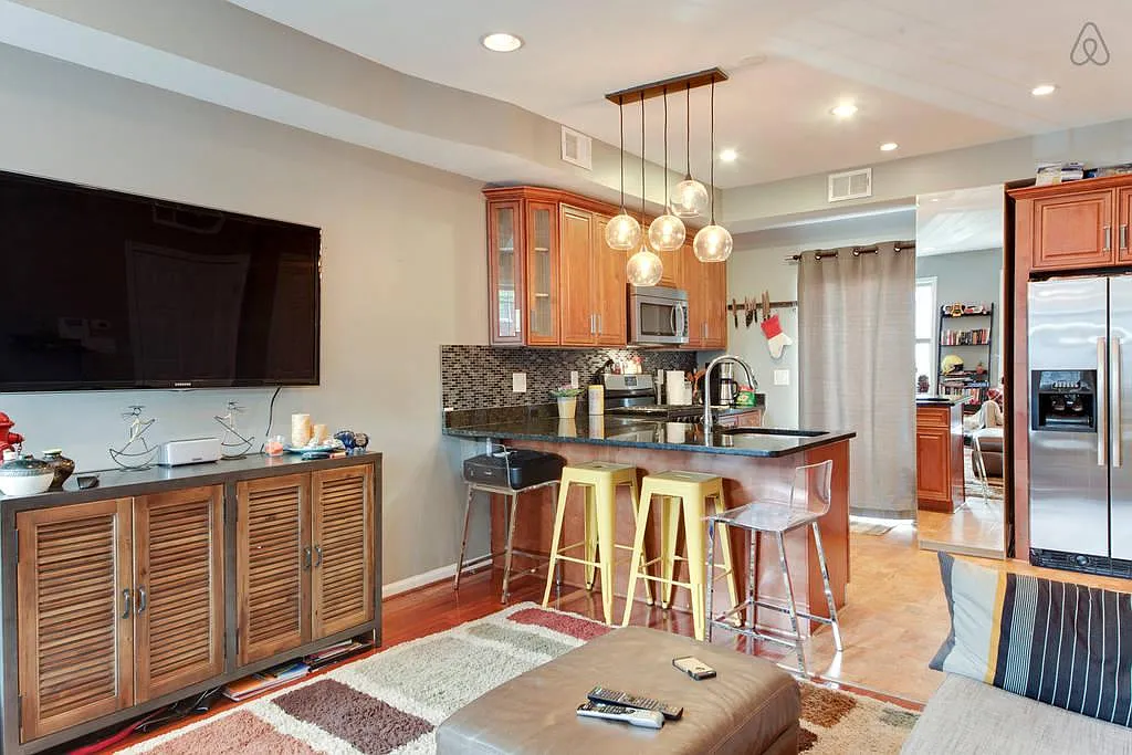 723 Harvard St NW — Photo 3