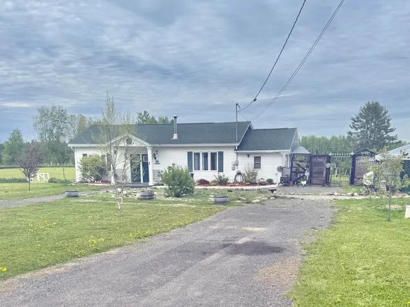 48 Notre Dame Road, Grand Isle, ME 04746