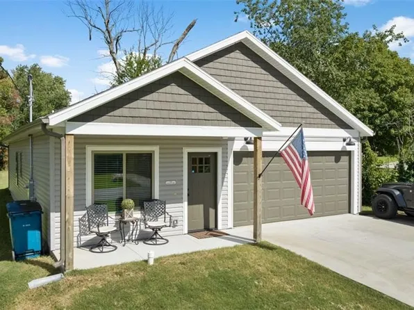 708 2nd Ave SW, Gravette, AR 72736