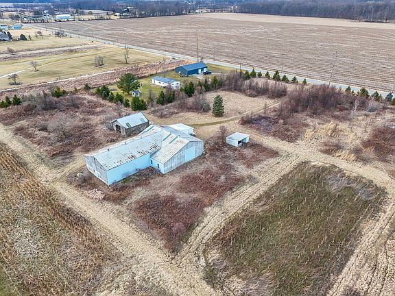4th image of 19225 Bellville Rd