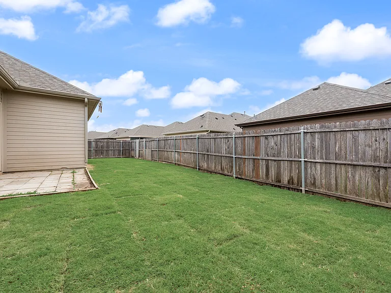621 Dogwood Dr — Photo 19