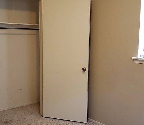 3rd image of 110 Ponderosa Dr