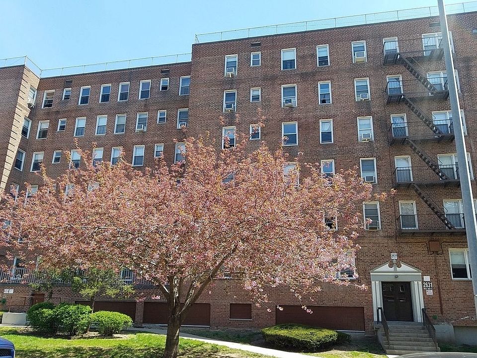 1st image of 675 Avenue Z APT 6A