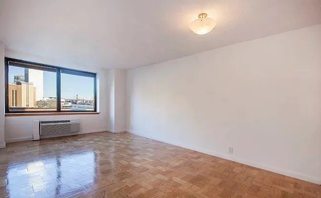 Rented by Luxury Habitat | media 31