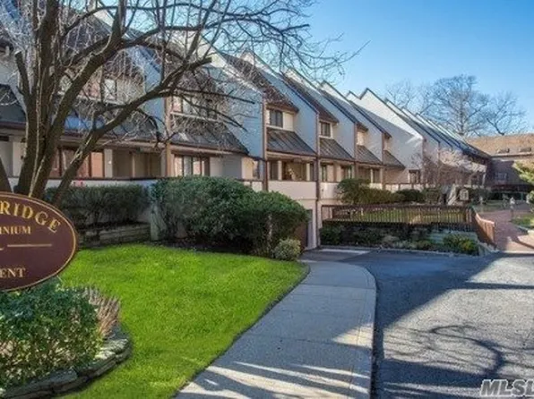 99 Clent Rd, Great Neck, NY 11021