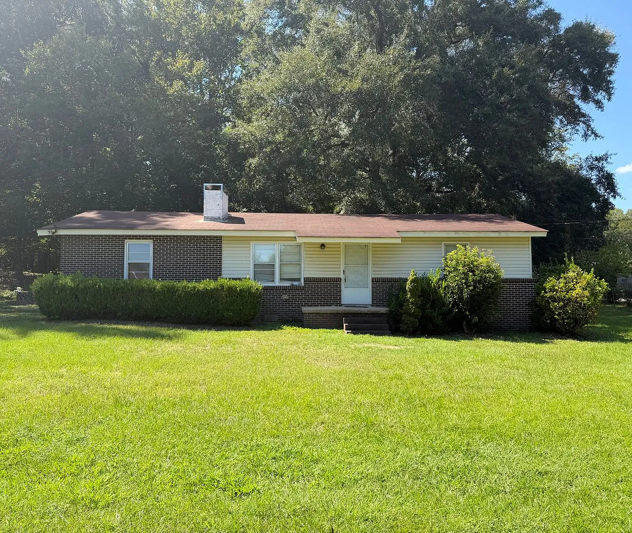 Country Field, City Convenience, Spacious 3 Bed Home Near Historic Downtown Prattville — Photo 1
