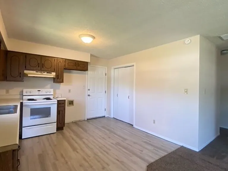 1437 N Wabash Ave — Photo 6