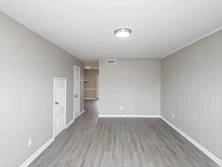 1820 Sanford Dr #4 — Photo 2