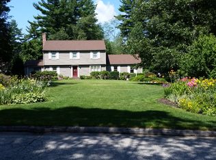 17 Candlewood Rd, Lynnfield, MA 01940
