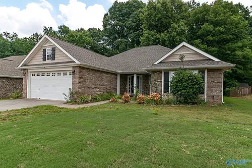 124 Wittington Ln Photo 1