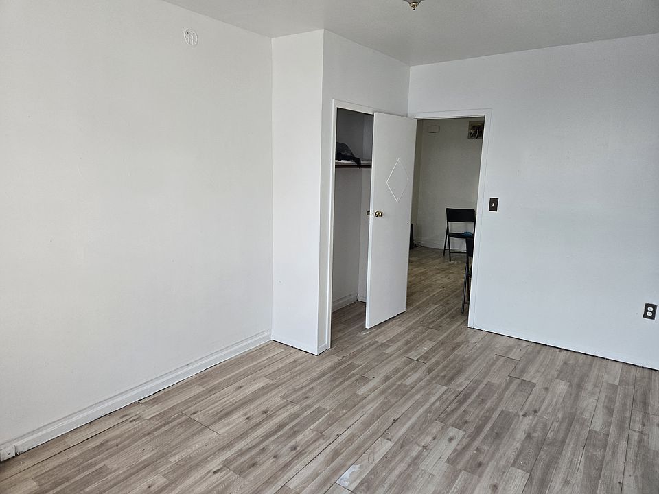 1st image of 126-14-101 Avenue Richmond Hl #1