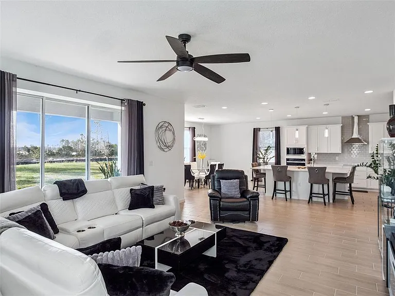 591 Via Bella Ct — Photo 9