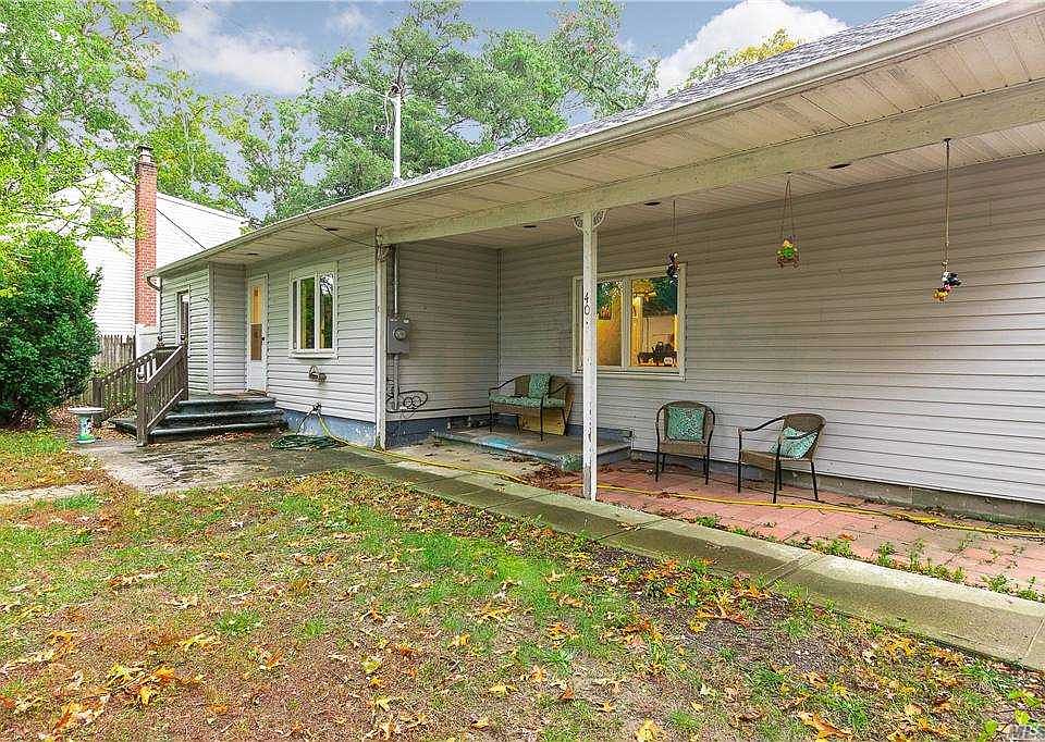 2nd image of 40 Oakdale Ave