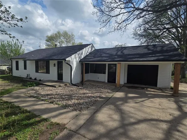 405 W 6th St, Carrollton, MO 64633