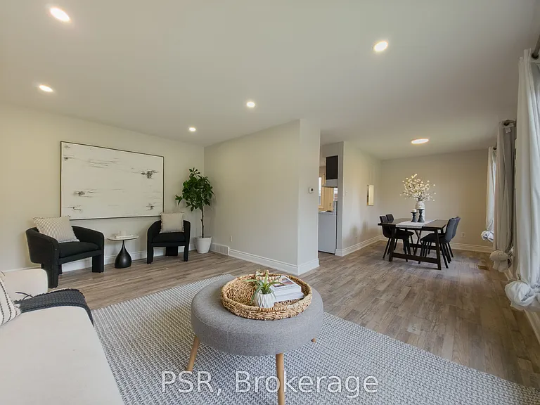 88 Upper Canada Dr — Photo 6
