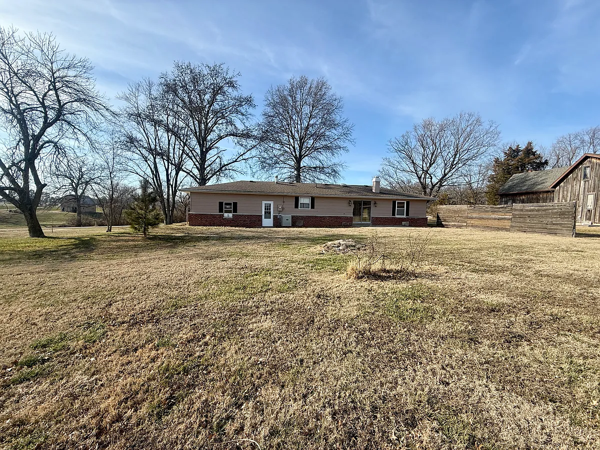 Building Photo - 6950 Reinneck Rd