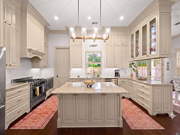2nd image of 7949 Settlers Cir