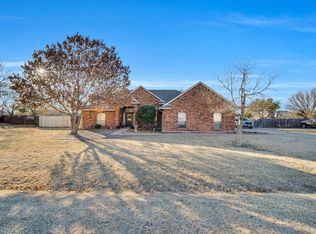 1106 E Sharpshire Dr, Waxahachie, TX 75165