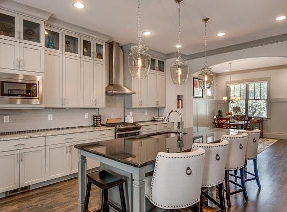 3rd image of 2959 Primrose Cir