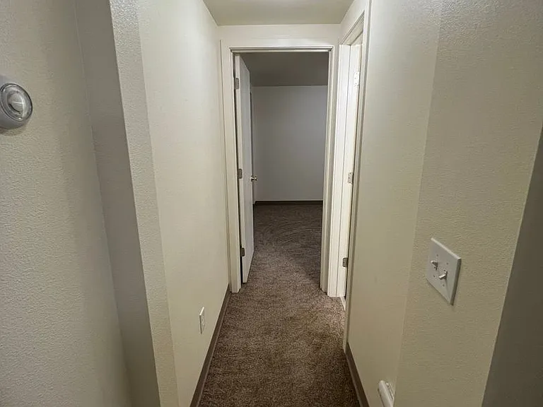 2403 Eureka St — Photo 4