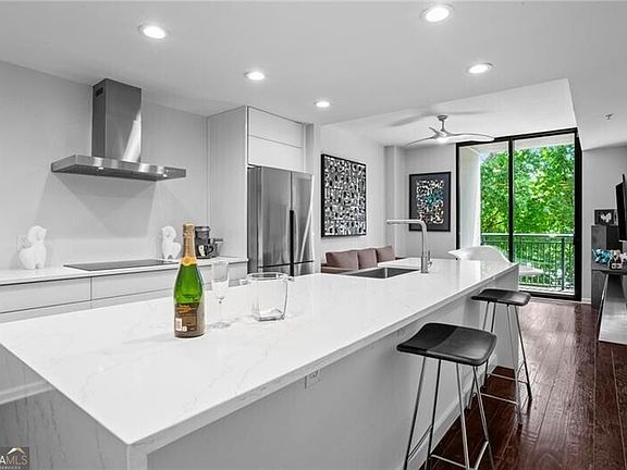 3rd image of 3040 Peachtree Rd NW Unit 209