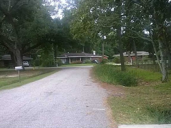 2nd image of 105 Oak Park Dr