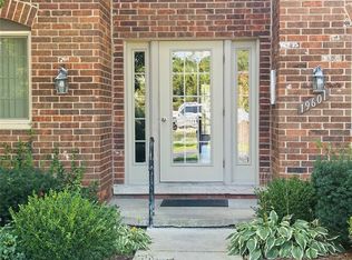 19601 W Twelve Mile Rd APT 102, Southfield, MI 48076