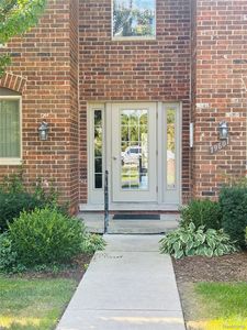 19601 W Twelve Mile Rd APT 102, Southfield, MI, 48076