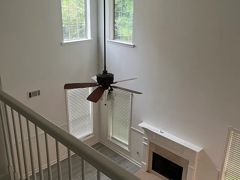438 Gresham Dr — Photo 15